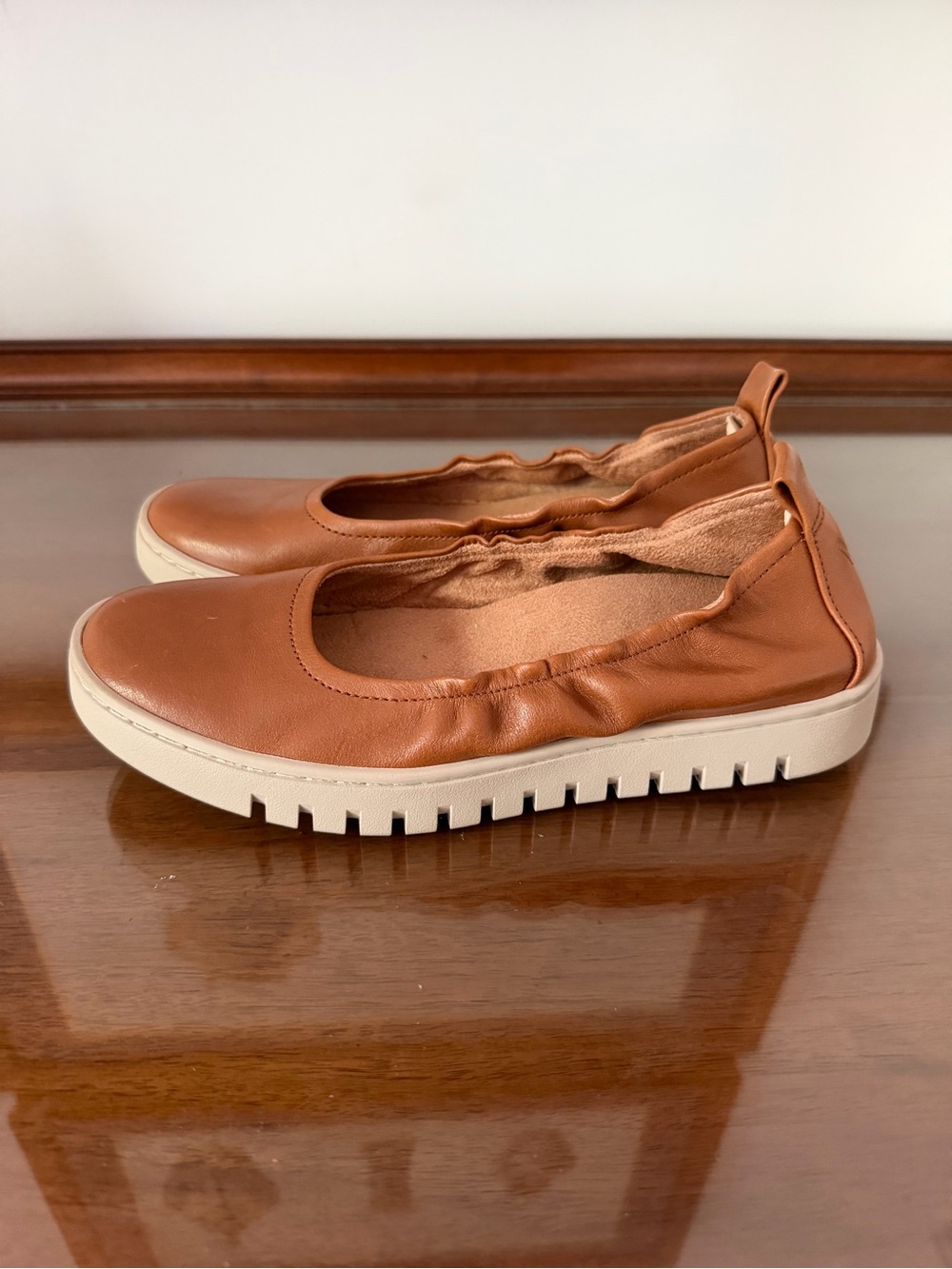 Vionic Uptown Ballet Flats Women’s 6.5 Tan Leather Comfort Shoes